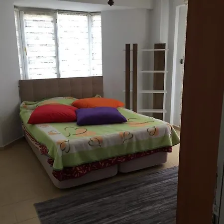Private Room In Triplex Villa منزل للإقامة
