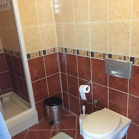 Private Room In Triplex Villa منزل للإقامة
